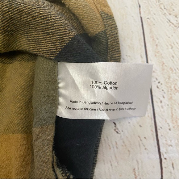 Woolrich Men's Casual Plaid Button down shirt XL - Picture 6 of 9